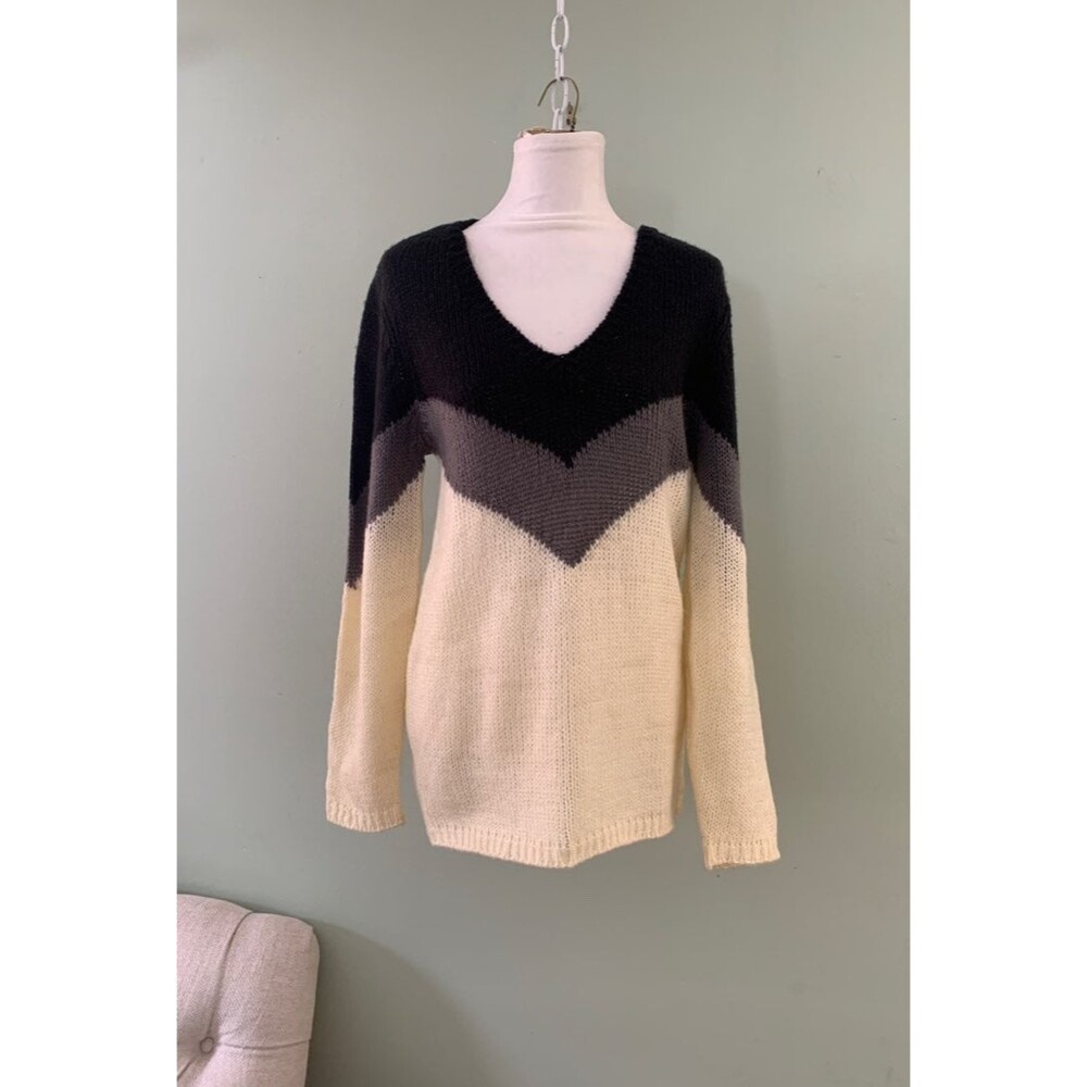 Tobi Sweater - Picture 7 of 8